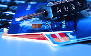 クレジットカードが不正利用されたら？原因や対策もあわせて解説